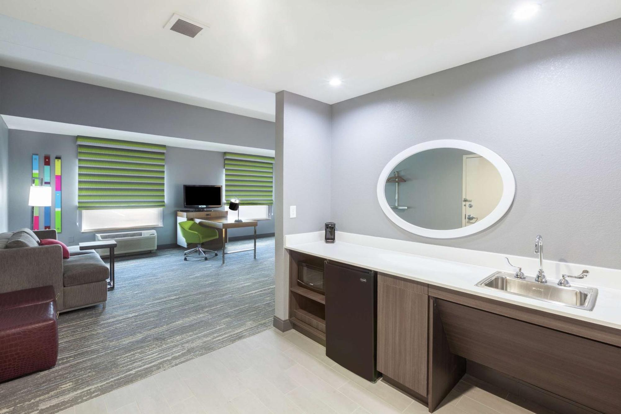 Hampton & Houston-bush Intercontinental Airport Hotel 3*